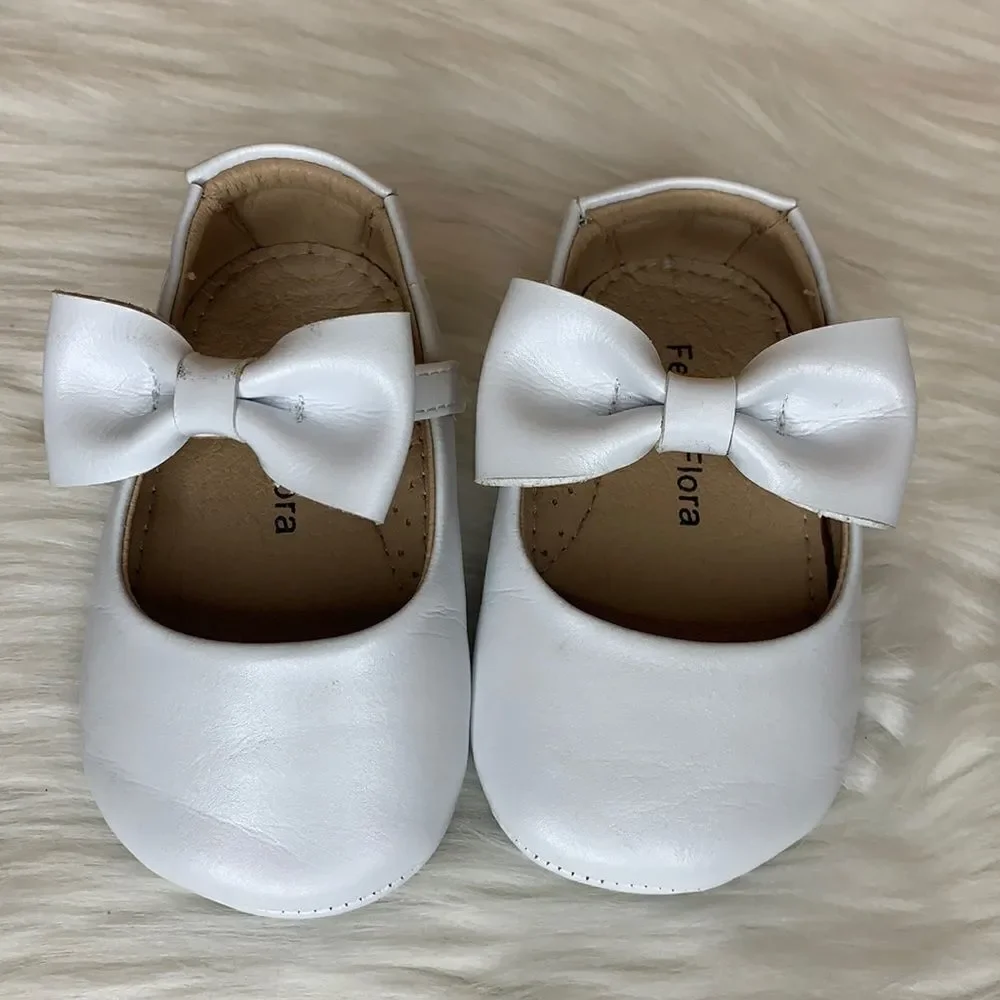 Felix & Flora White Bow Mary Jane Soft Sole Dress Shoes 120